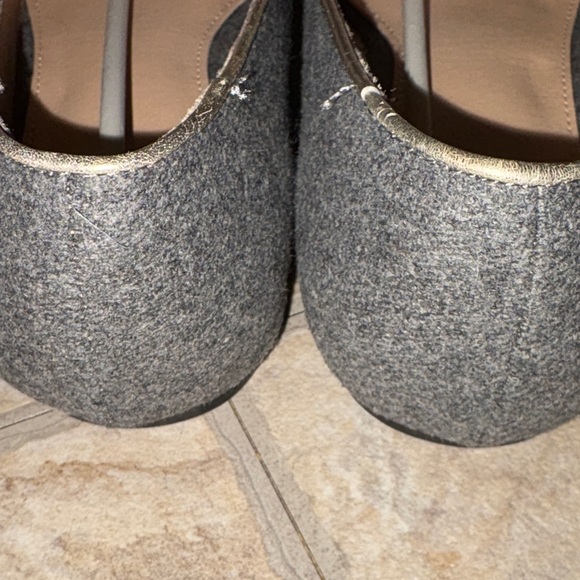 Woman’s Gray Loafers with Bee Embroidery size 9 - Picture 7 of 10